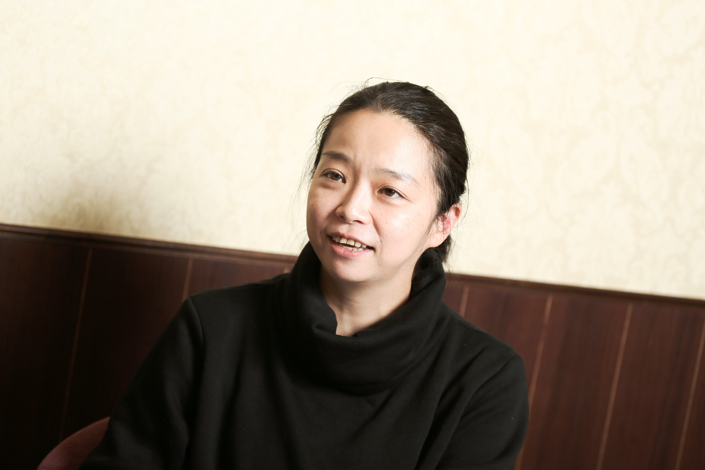 絵梨子 小川 演劇が「唯一の居場所」だった少女が、歴代最年少の芸術監督になるまで：朝日新聞GLOBE＋